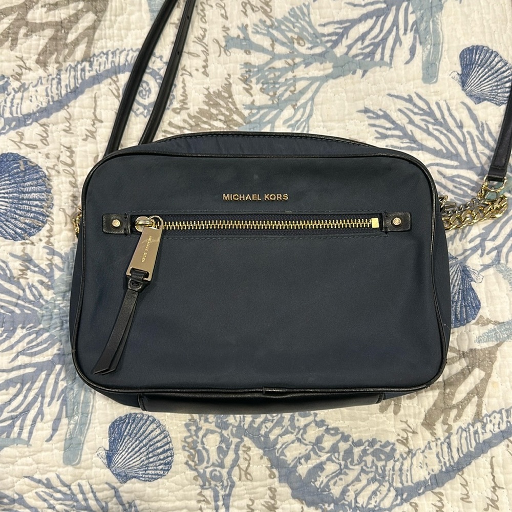 Michael Kors Crossbody!! Navy!